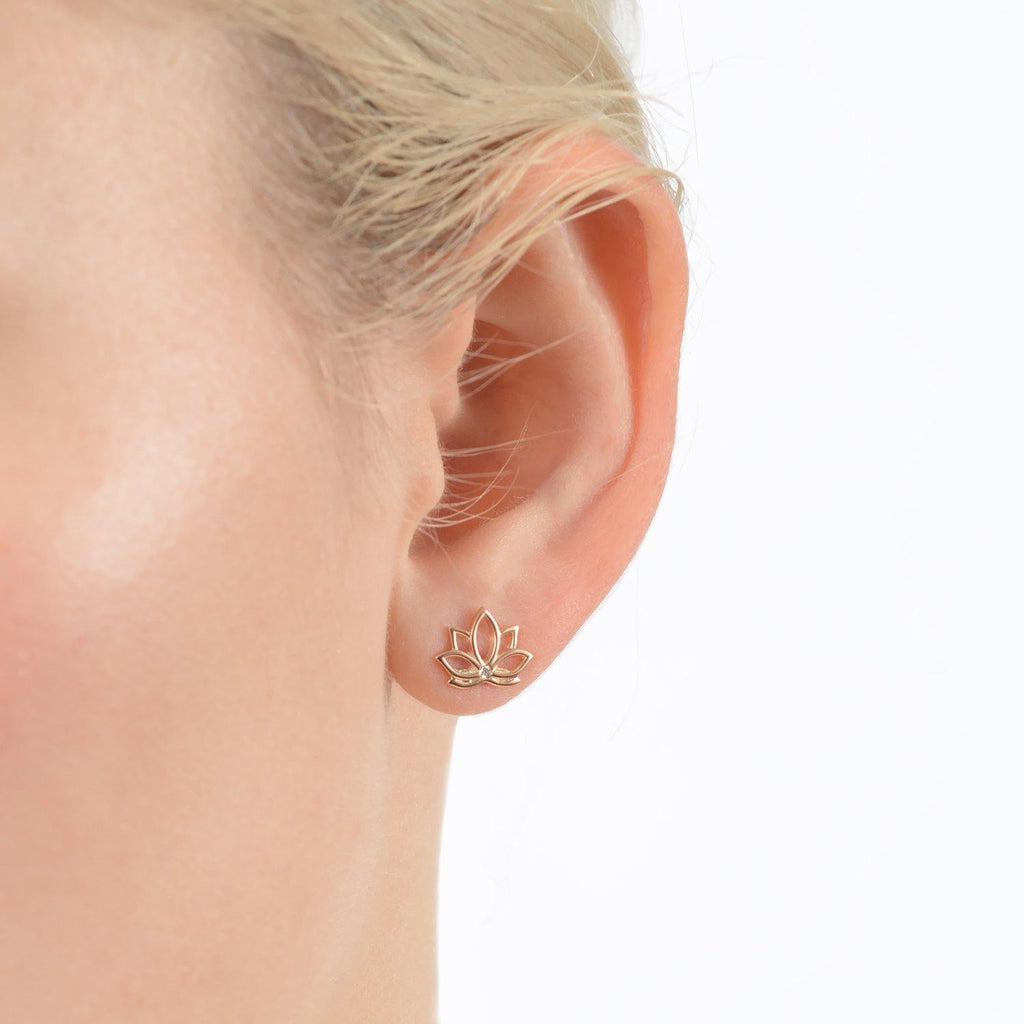 Lotus One Diamond Ear Studs - Perle de Lune