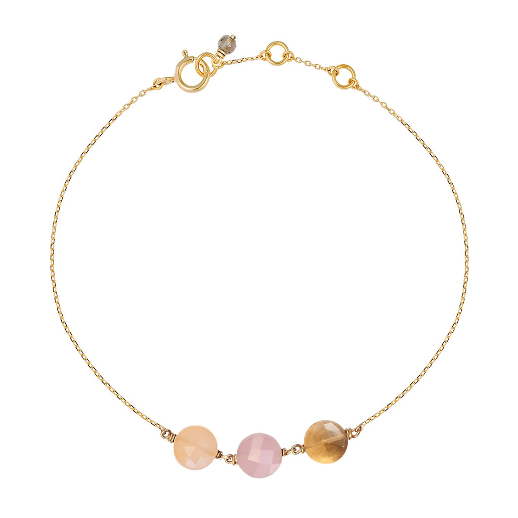 A gold chain bracelet with a trio of gemstones : Orange moonstone, pink Guava Quartz and Amber citrine, by Perle de Lune