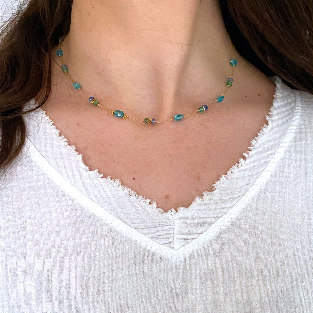 Apatite and Sapphire choker necklace on 18k gold, on a model, a limited edition by Perle de Lune