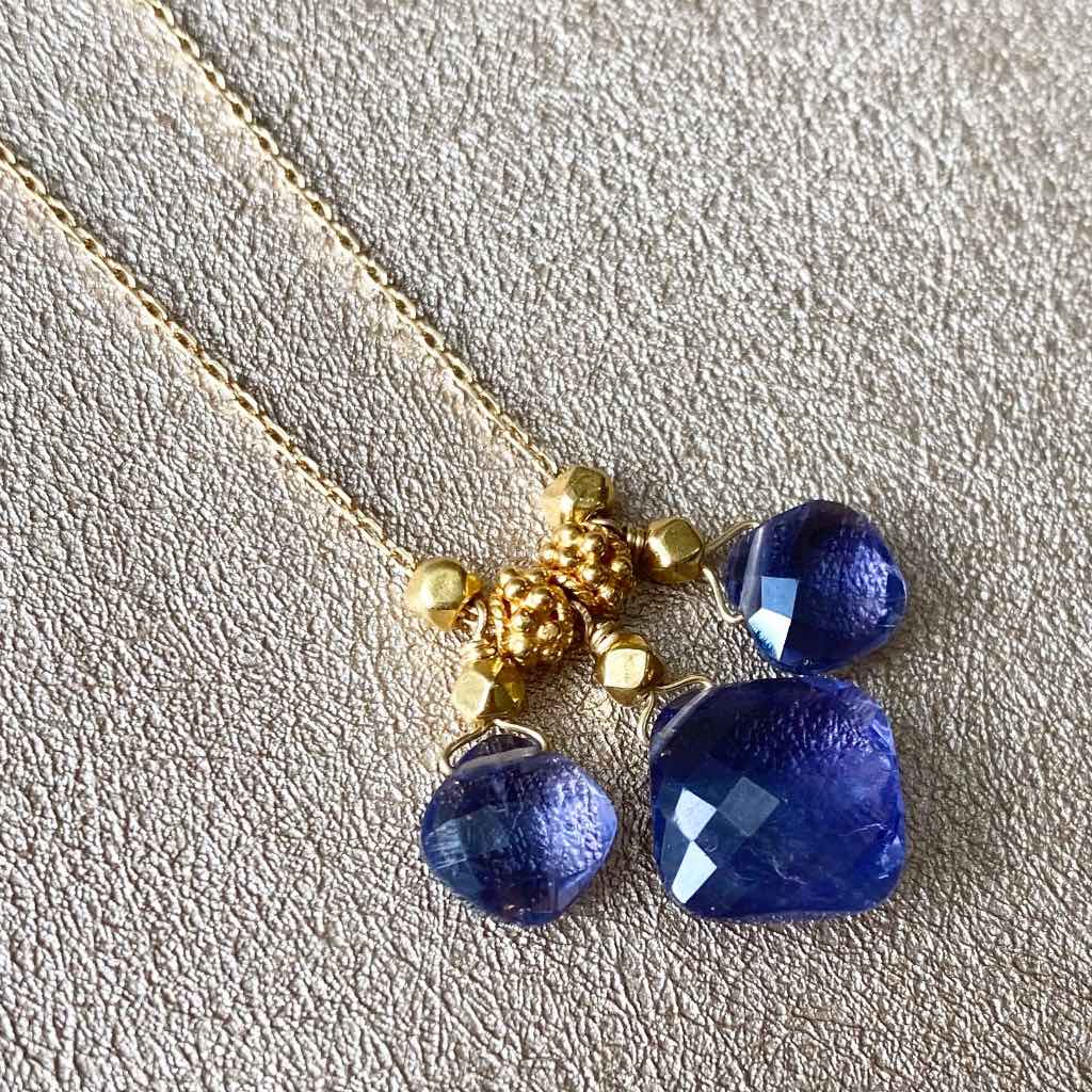 Iolite gemstones necklace 18k gold Perle de Lune