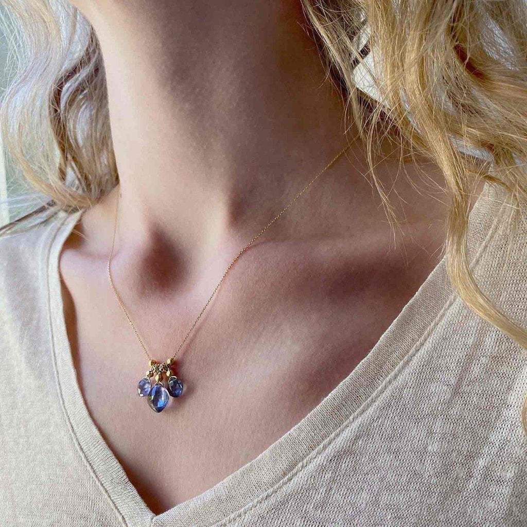 Cushion Boho Necklace Iolite on model - 18k Gold - Perle de Lune