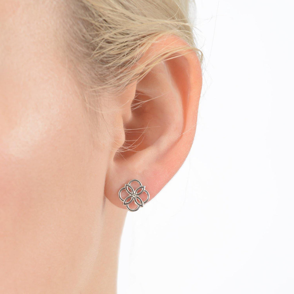 Daisy One Diamond Ear Studs - Perle de Lune