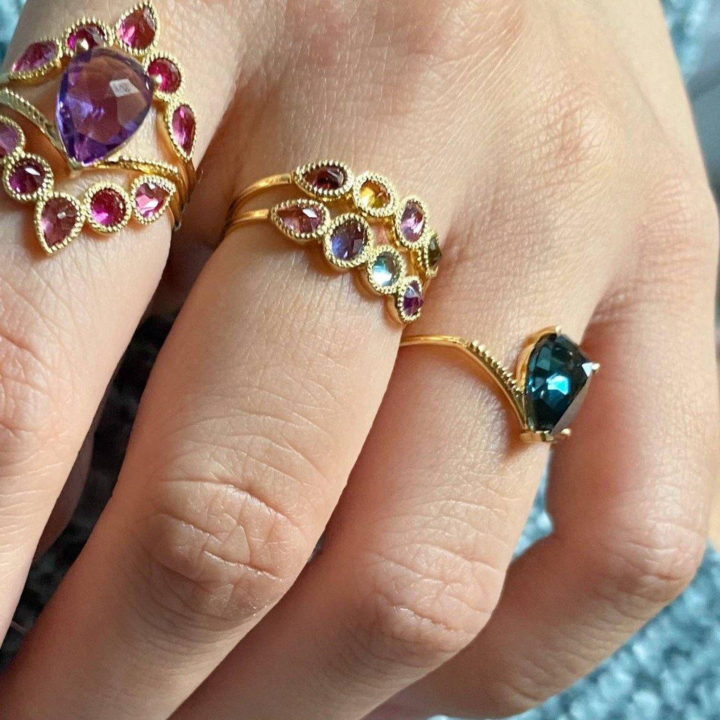 Mosaik Gold Ring - 18k Gold Amethyst, Pink Garnet, Iolite, Topaz - Perle de Lune