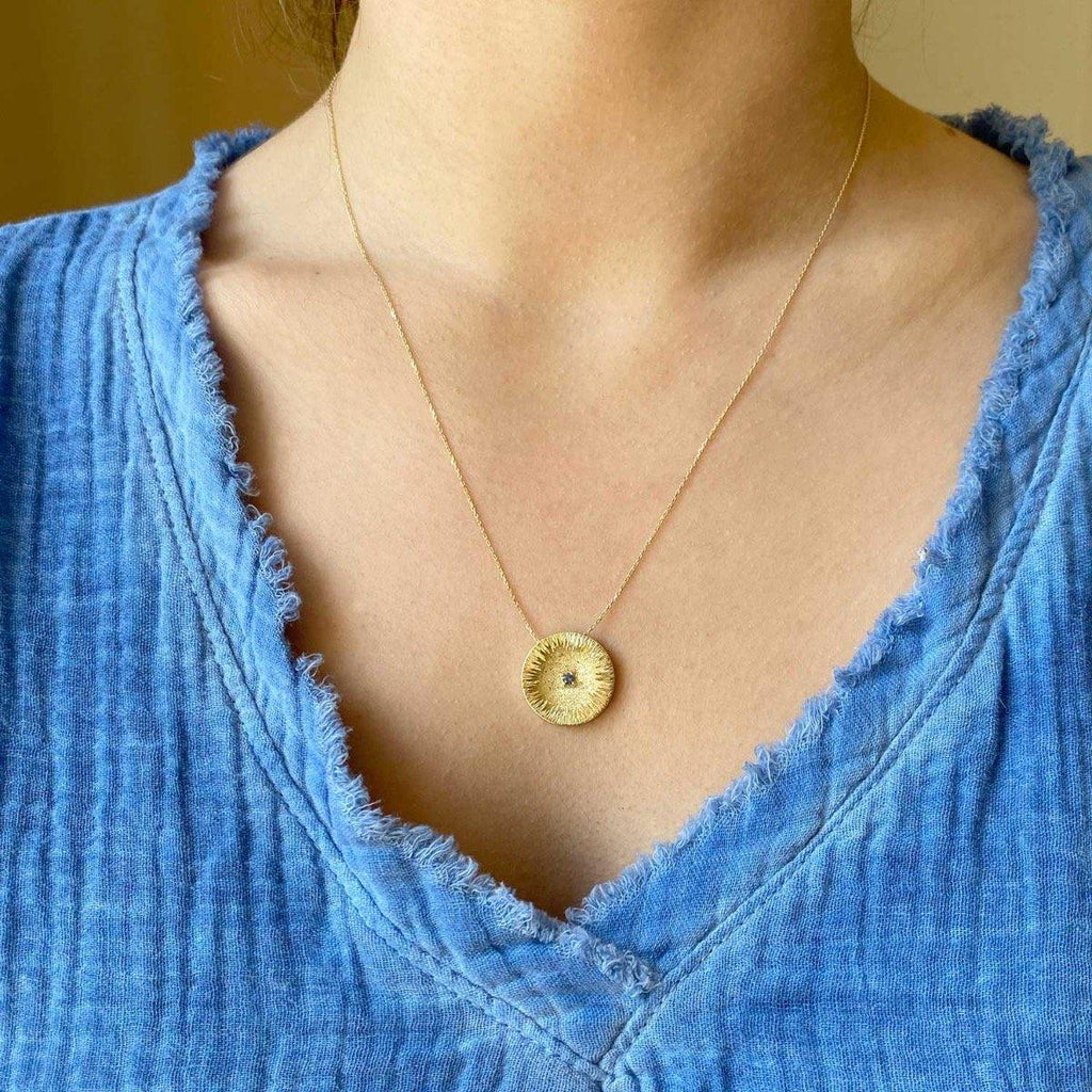 Inner Stellar Necklace- Large Blue Sapphire - 9k Gold - Perle de Lune